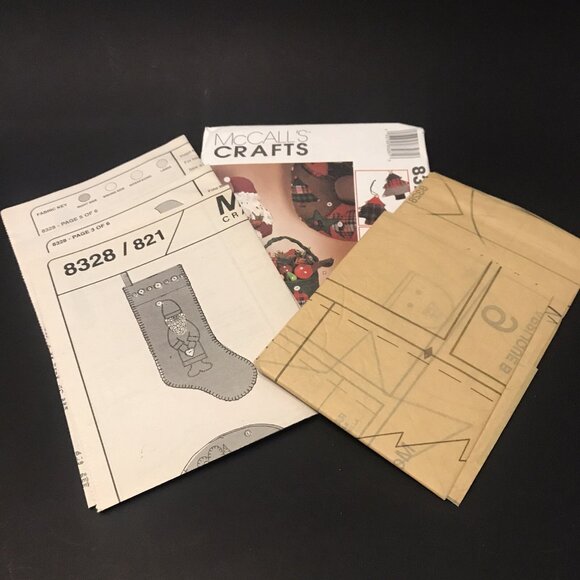 Assorted Christmas Craft Patterns Butterick McCalls Simplicity - Picture 3 of 6